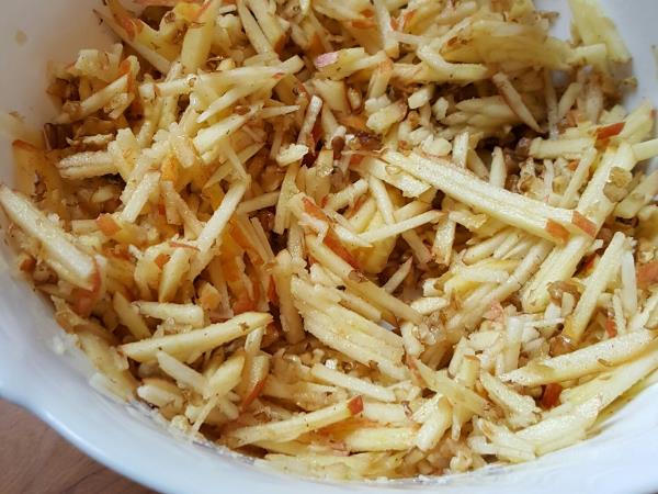 Pečene jabolčne palačinke brez sladkorja